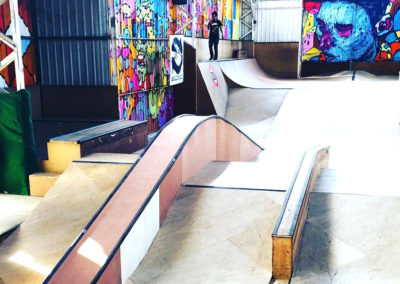 Un skatepark de qualité, en bois